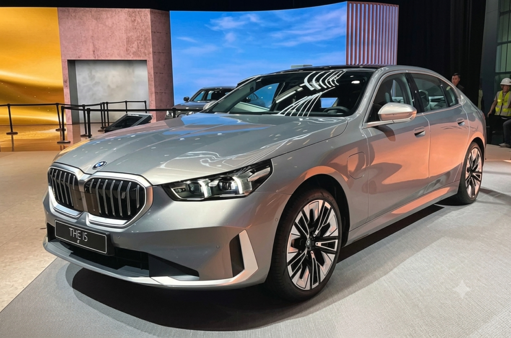 BMW i5 LWB